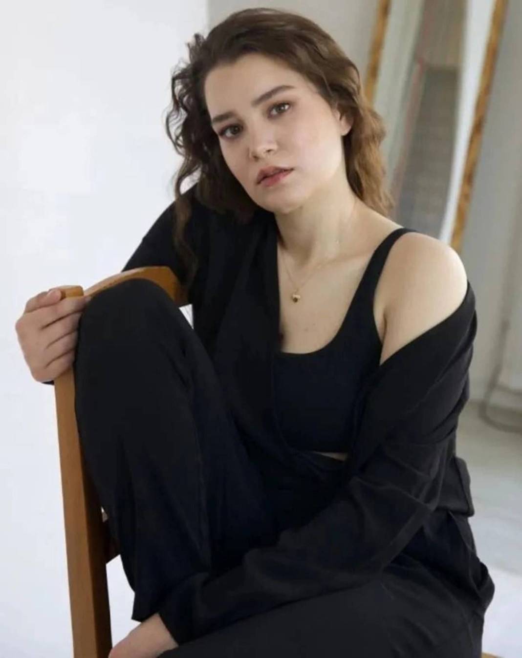 Cemre Özşişman'ın büyük değişimi beğeni yağmuruna tutuldu! 5 ayda 35 kilo vermesinin sırrı ortaya çıktı 8